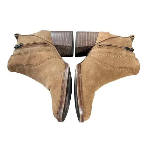 Women’s UGG Size 9 Suede Camel Colored Leahy Booties w Side Zip & Buckle - Picture 5 of 10